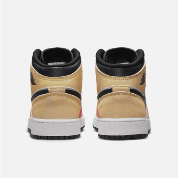 NIB Men Size 9 (Euro Sz 42.5) Jordan 1 Mid SE Sneakers Magic Ember/Sundial White - Picture 6 of 17